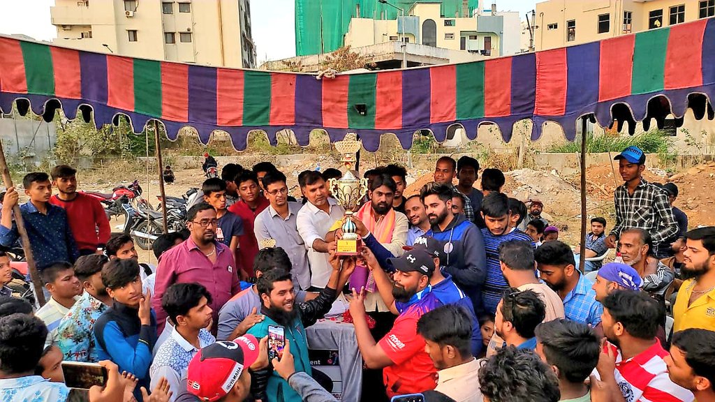 MohdRashedFaraz's tweet photo. @aimim_national Shaikpet Corporator @MohdRashedFaraz Chief Guest of Shaikpet #Youth_Cricket Tennis Ball #Tournament & Distributed Winning Trophy π & Amount of #20,000 to #First_lancer Team & Runner up Team is Yousufguda.@ #Salar-e-Millat Ground, Brindavan Colony, Shaikpet Div. https://t.co/fif760P9AE