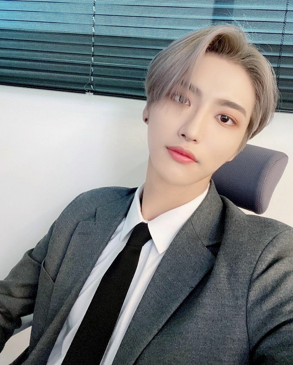 ateezupd_'s tweet photo. [#POST📷]
[📷] DAILY ATEEZ
⠀
Cute and lovely staff Seong Hwa and
cool and handsome boss Seong Hwa's ASMR🎧
Sweet dreams with Seong Hwa's ASMR tonight😴
⠀
#DAILY_ATEEZ #ATEEZ #에이티즈 #성화 #SEONGHWA

https://t.co/kDIgGYonEG https://t.co/LXwnubzRBC