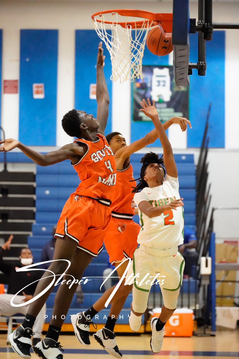 SleeperAth1etes's tweet photo. #SouthMiami HS (FL) 2023 G Koree Cotton (@4Turnmeup) vs #Ely https://t.co/ONFfqYXcTv