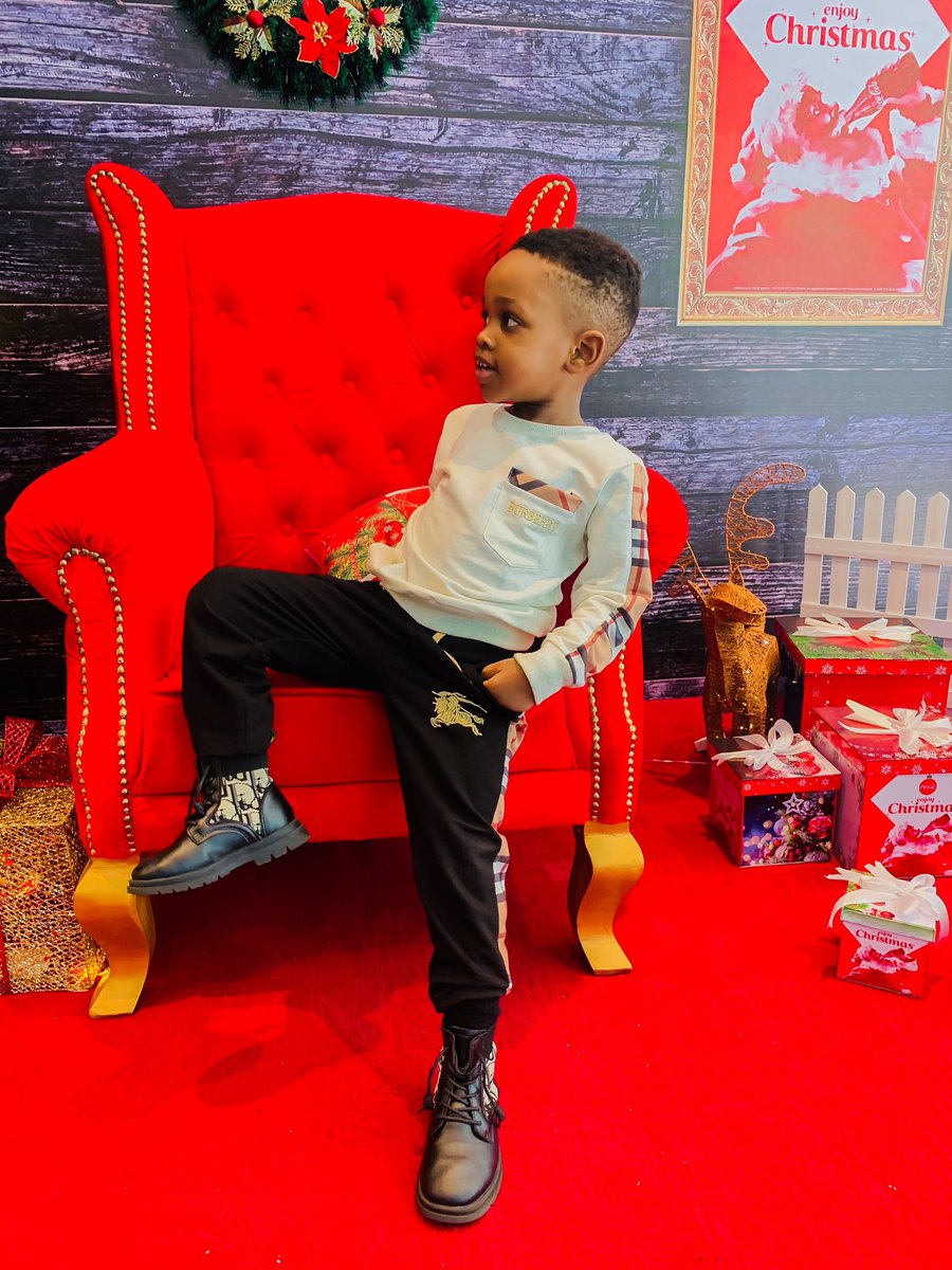 FirstLadyRita's tweet photo. Season Greetings🎄From The #babyboyforlife. My drip Master 💧, My shinning Star. My son in whom I’m well pleased🥰

I love you Son! Keeping growing in His grace and the footsteps of your parents and the world is yours!🌎

#TREASURE #tuesdaymotivations #Trending https://t.co/a3ppSXLCgd