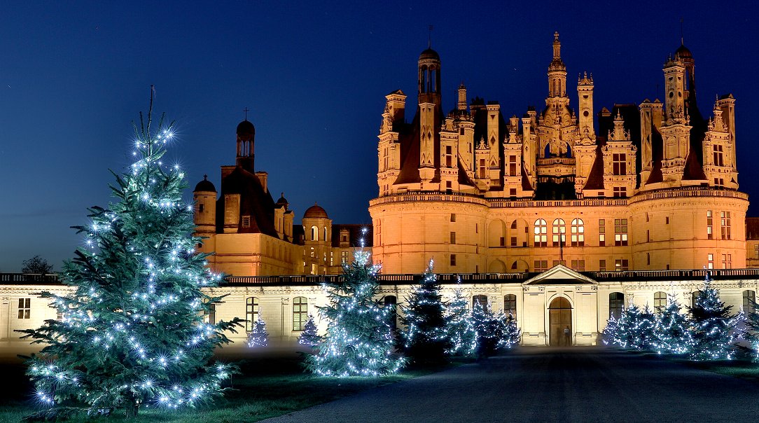 domainechambord's tweet photo. Les équipes de Chambord vous souhaitent un joyeux Noël ! 

#24décembre #JoyeuxNoel https://t.co/W6Ki1U9ZZp