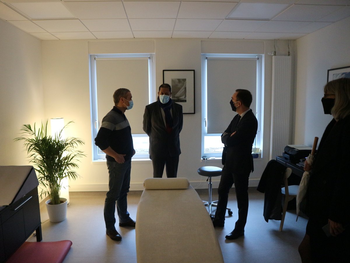 Prefet_90's tweet photo. Visite de la nouvelle #MaisondeSanté pluri-professionnelle #Belfort #TechnHom
Un projet unique en France, par son envergure et les technologies numériques utilisées, accompagné et soutenu financièrement par l'État💶, pour une offre de santé de proximité renforcée👍 https://t.co/uxdqvNgY3V