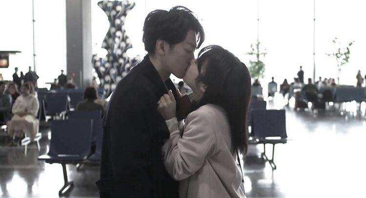 𝐩𝐨𝐩𝐨 Twitter இல உள ள ர 年上でドs系の彼氏の胸もとを掴んで背伸びキス 最終回では名前呼び 橋の上でのキス タートルネック 上白石萌音 佐藤健 たけもね 恋つづ 森七菜 中村倫也 シャッチョキキ 恋あた この恋あたため