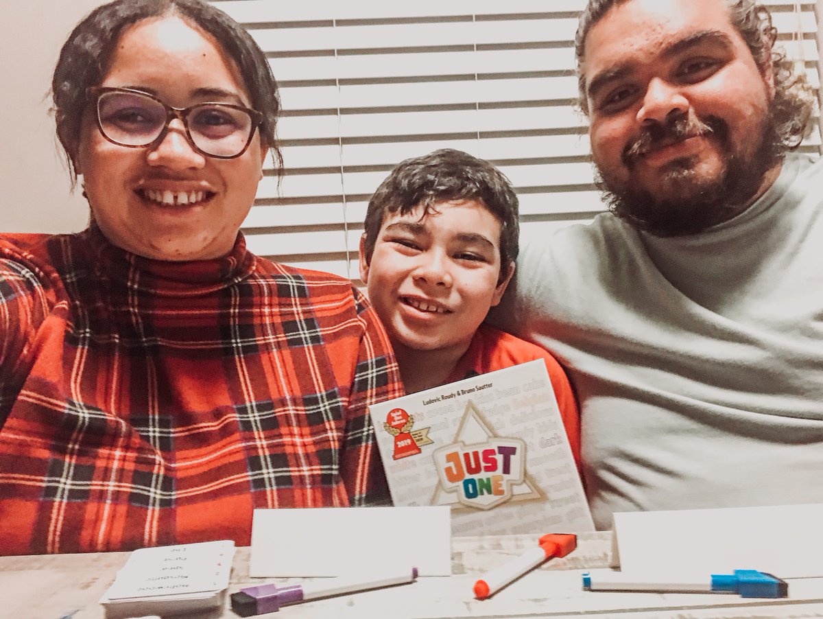 GypsyHeartMama's tweet photo. #ad We are very excited to have a new family board game Just One. It’s easy to get started and cooperative. You can play this game anywhere you don’t even need a table! I can’t wait to gift this to my friends this holiday season! #justonegamenightatwalmart #cheerstostorytelling https://t.co/xQMB3Cb41w
