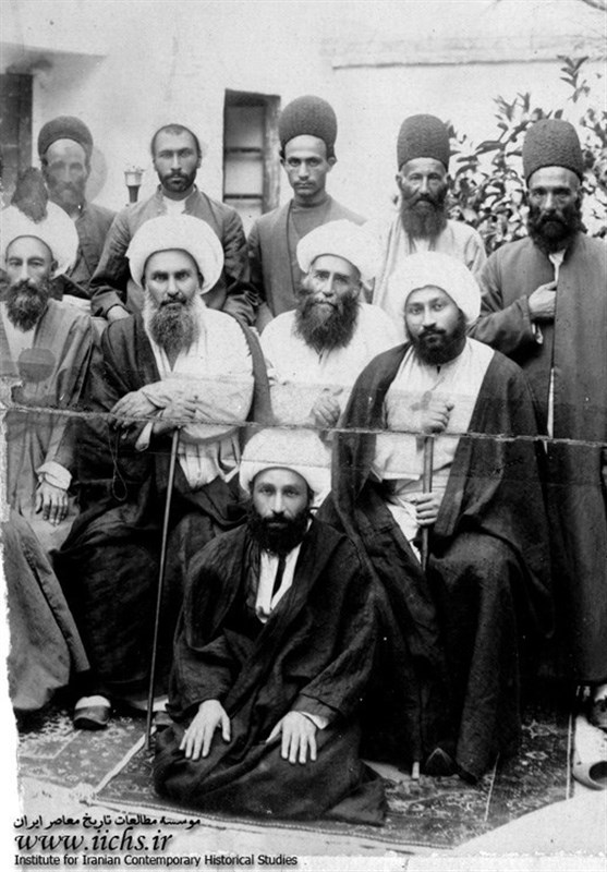 candidcamera7's tweet photo. آخوندها ، کارشان کلا" تفکیک است،
زن از مرد ، عقل از بدن ، و انسانیت از جامعه !
#احمد_کسروی https://t.co/8HKZkjVaSR