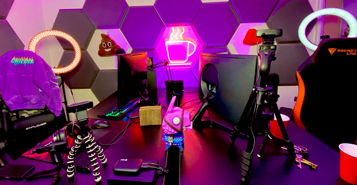 NickAndCam tweet media