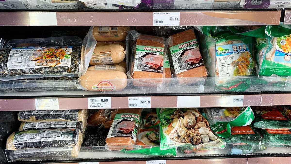 TzuChiUSA's tweet photo. "Entering the vegetarian industry, I found that the world is vast." Our latest #VeryVeggiePartner blog brings us to San Jose, California! Read on to discover a story of #FilialPiety and flavorful #foods with Eric Chu and Vegefarm USA. 🌾 https://t.co/Nm6SOEqRgn https://t.co/A4pifellqW