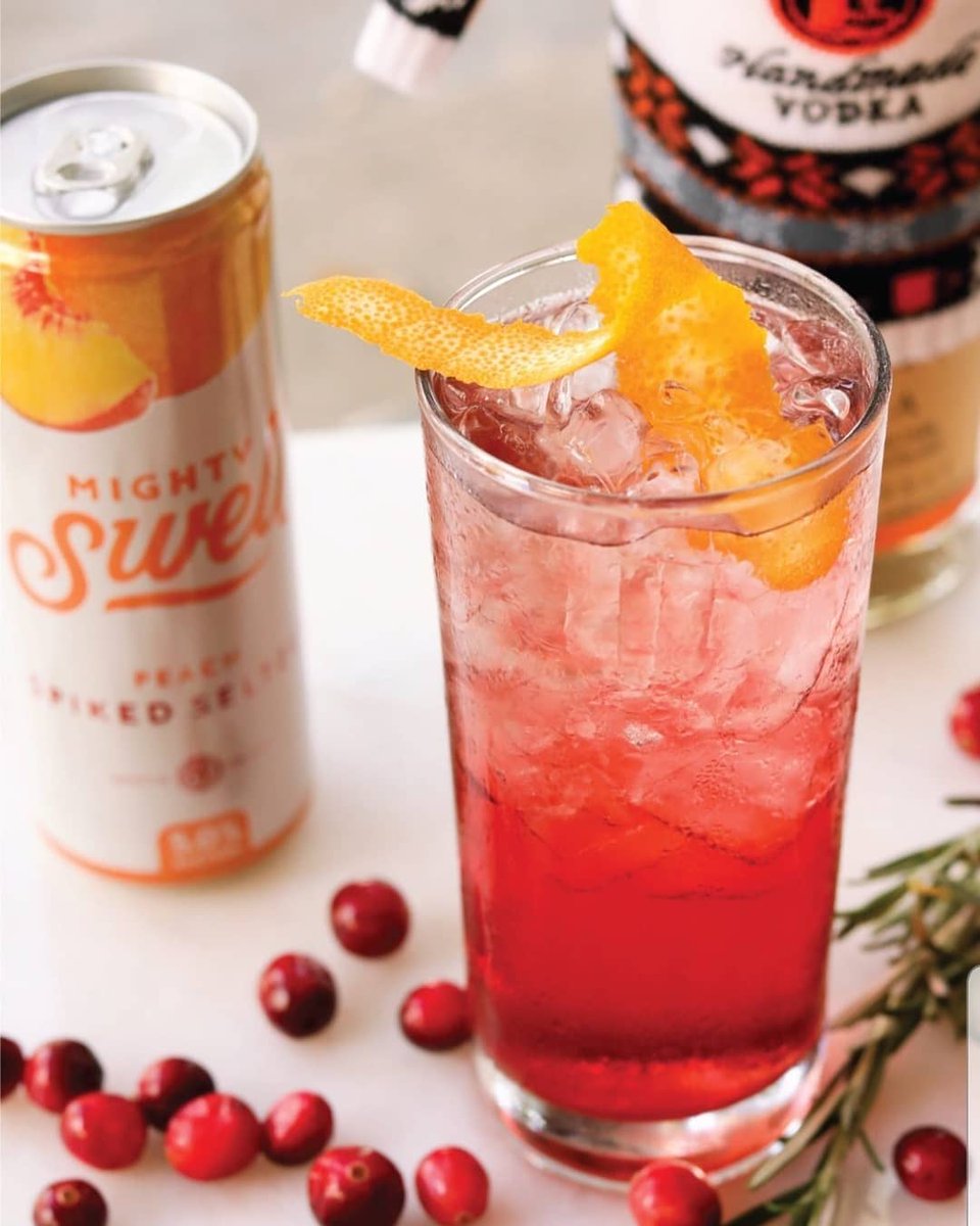 cheers901's tweet photo. Kick up the holiday cheer and your seltzer with @mightyswell and @titosvodka!

Swipe for recipe!
.
.
.
.
#Cheers901 #CheersResponsibly #901memphis #memphis #901drinks #901eats #cocktailoftheday #justaddtitos https://t.co/rLVRIJBT4I