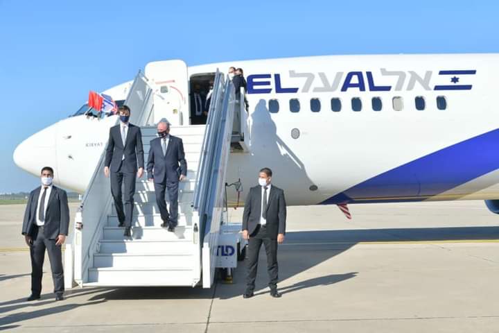 dailyMtours's tweet photo. Arrivée du premier vol ELAL #LY555 entre Tel-Aviv, #Israël et Rabat #Maroc avec à son bord la délégation américano-israélienne de haut niveau, conduite par le Conseiller de @realDonaldTrump  Jared Kushner et le Conseiller à la Sécurité Nationale d'Israel M. Ben Shabbat. https://t.co/rcO5pzd4gp