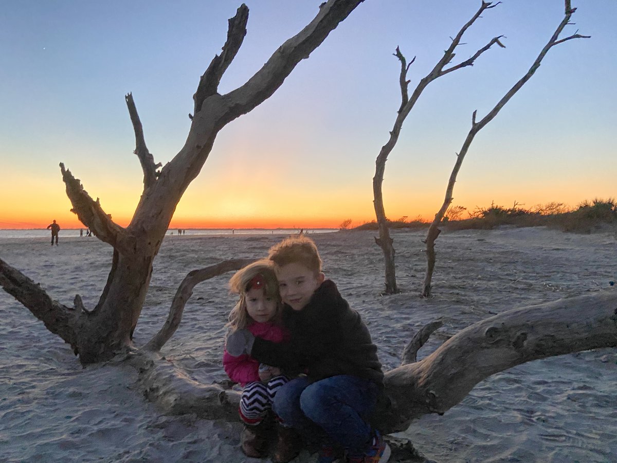 kenleyyoung's tweet photo. Fun fact: There were actually two different celestial conjunctions last night. Here we have my two north stars. #GoodnessAndLight #StarOfBethlehem https://t.co/kSgtBE8Y8w