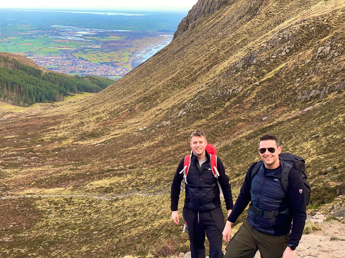 There is no place like home! 🇮🇪 Siblings reunited! ❤️