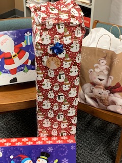 LesPaulMS's tweet photo. Making the Holidays just a bit brighter for some of our LPMS Families. Thank you for the partnership OLD NAVY!! #4579-Waukesha and #1806-Brookfield
#InsideOldNavy @LesPaulMS https://t.co/CZoHV9tITH