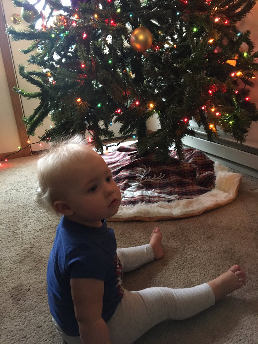 allykratz's tweet photo. Christmas is this week and then exactly 1 month from Christmas Day I will have a one year old. I’m not ready for this. https://t.co/NvqBVbzSWP