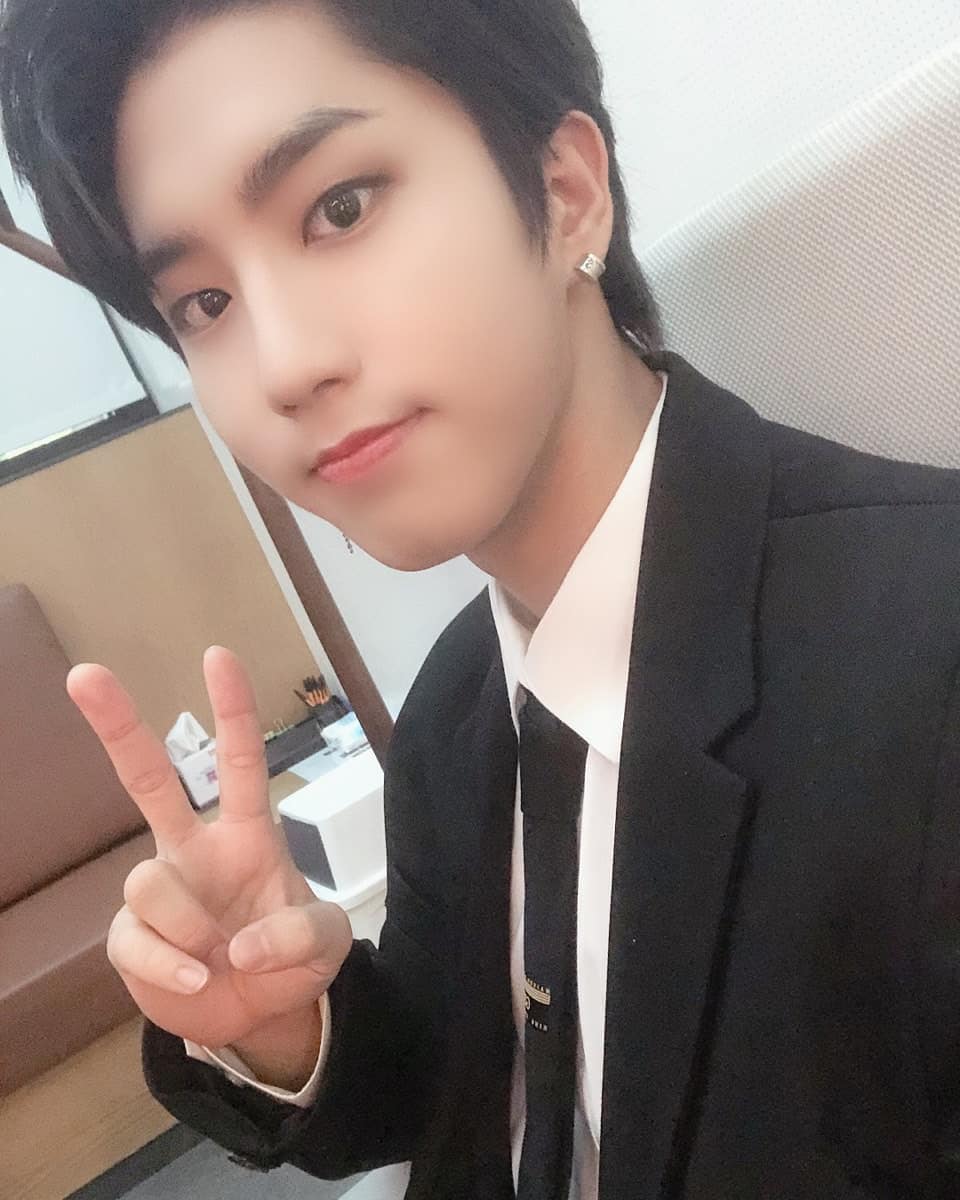 omuricejin's tweet photo. Kim Seokjin and Han Jisung are basically the same person

A thread https://t.co/j9h8cXHGAv