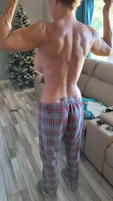 3 pic. Just waking up and getting things going, nothing like a little stretch to get things up and at