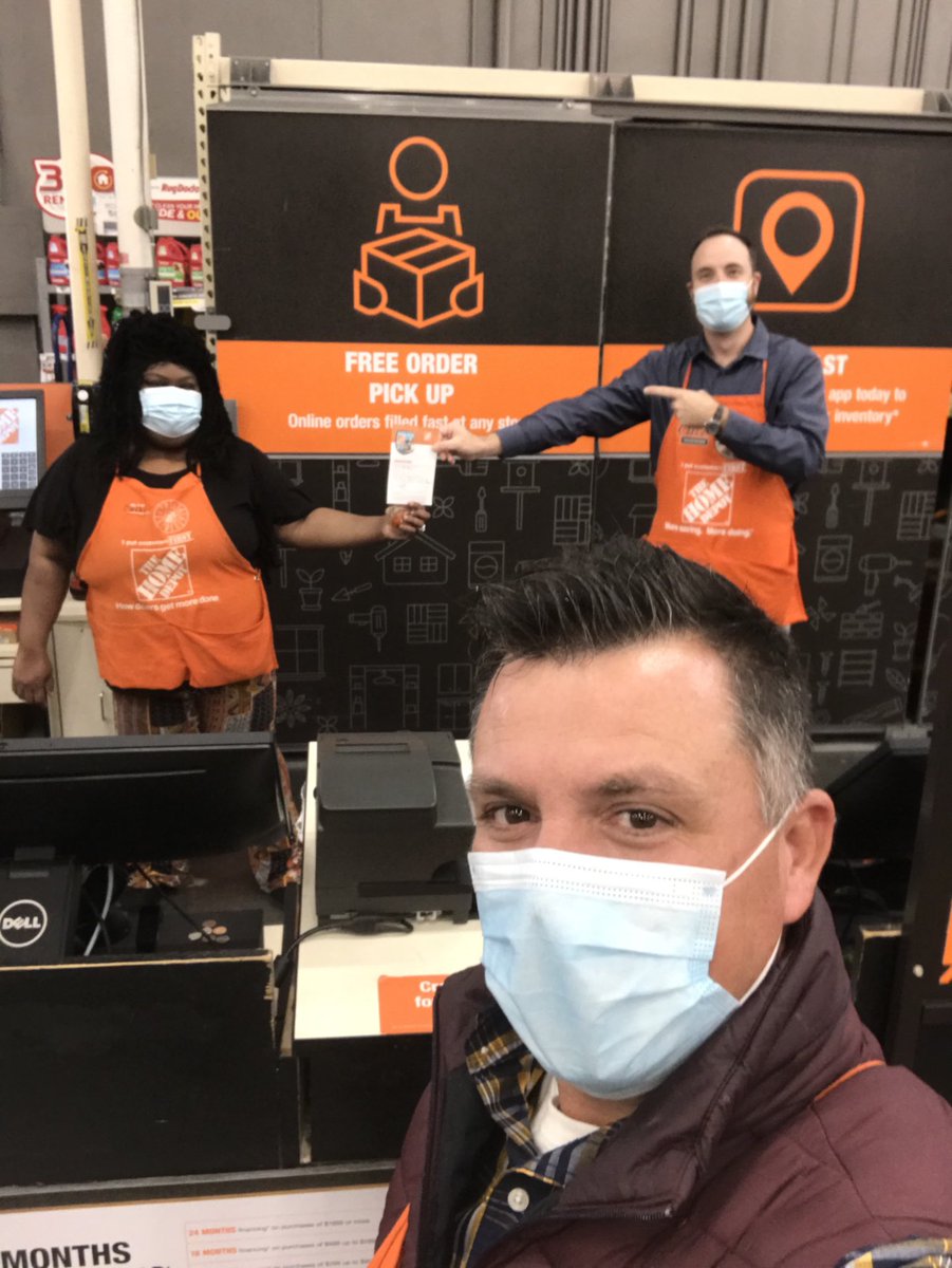cjranew's tweet photo. Team 1120 is dialed in! Great standards throughout the store. Cindy and Jen were recognized for driving engagement in the store, proof is in the results! Great job team!  ⁦@keithbranhamHD⁩ ⁦@TammyColemanTHD⁩ ⁦@AmandaKincadeSE⁩ https://t.co/GaROt81uXc