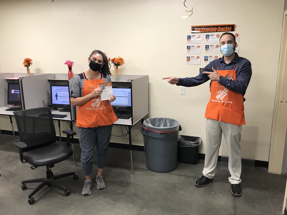 cjranew's tweet photo. Team 1120 is dialed in! Great standards throughout the store. Cindy and Jen were recognized for driving engagement in the store, proof is in the results! Great job team!  ⁦@keithbranhamHD⁩ ⁦@TammyColemanTHD⁩ ⁦@AmandaKincadeSE⁩ https://t.co/GaROt81uXc