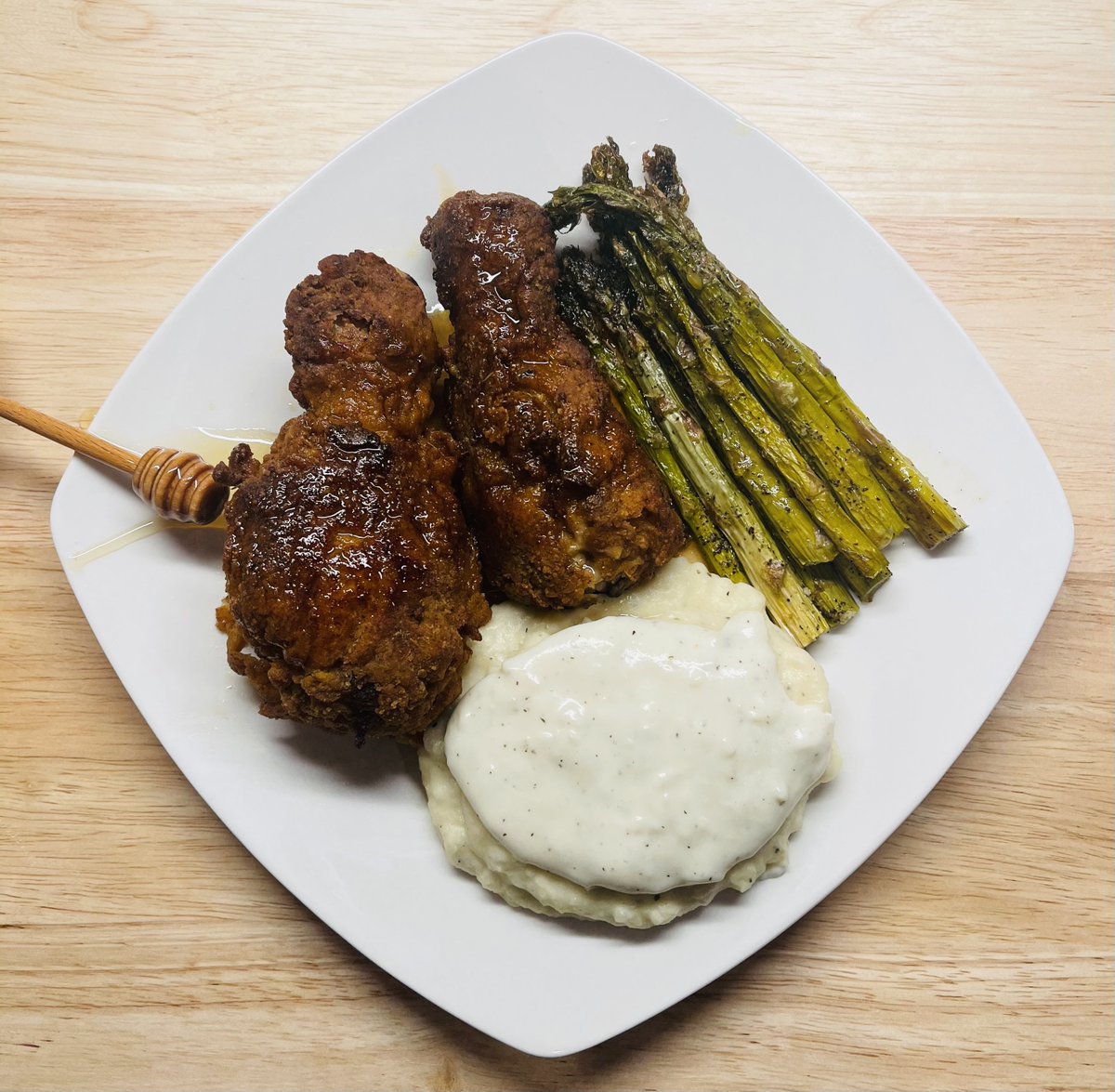 ScissortailChef's tweet photo. This is out of this world.  May even be a crime.  I am at the very least certain that it is sinful on some level to enjoy anything as much as you will this chicken right here. #friedchicken #mashedpotatoesandgravy #DollyParton 

https://t.co/3fen4bYSbr https://t.co/ztqoxvOO1M
