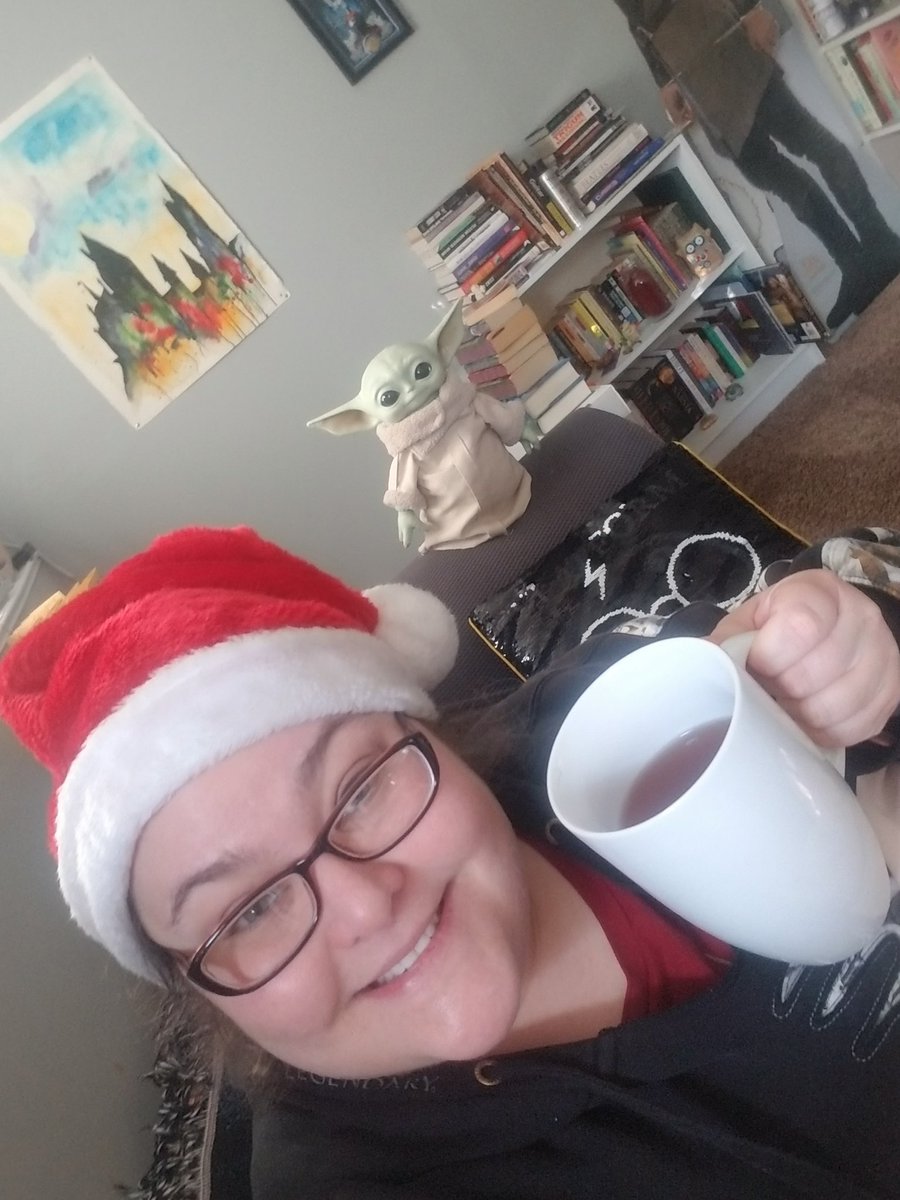 Holiday head gear, tea, my teaching buddy today, and listening to a POLAR EXPRESS read aloud = fun Tuesday in library! ❤❤ <a href="/chasebcps/">Chase Elementary</a> <a href="/twilkinsBCPS/">Tara Wilkins</a> <a href="/BCPSLMP/">BCPS LMP</a>