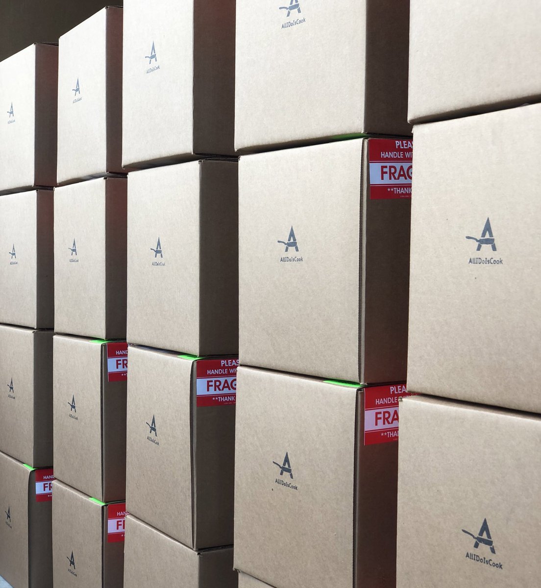 getadun's tweet photo. this week we hit our highest volume till date! Shipped out 160 boxes, to over 100 cities around the 🇺🇸 made some mistakes and we can’t wait to be back, learn and do it all over again in 2 weeks! Happy Holidays! #AllIDoIsCook https://t.co/fwBt5Fd6Ys