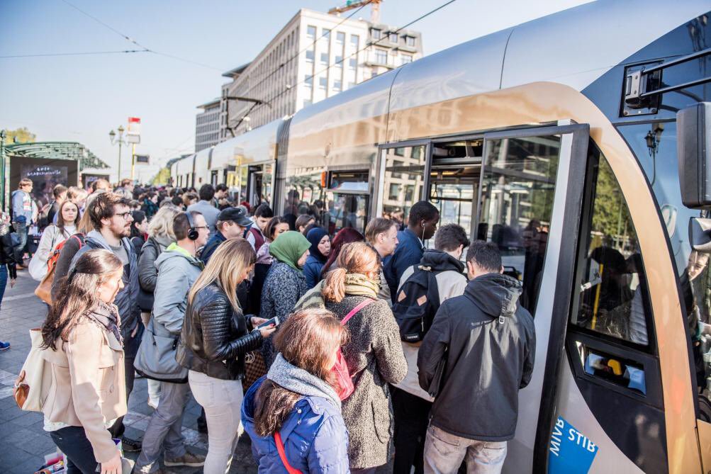 StarterPacksBxl's tweet photo. A ce moment précis, c’est la loi du plus fort : https://t.co/V13iOBOkt3