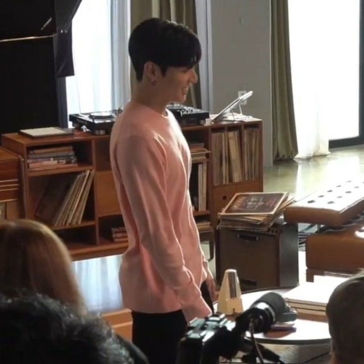 he's just built like that???