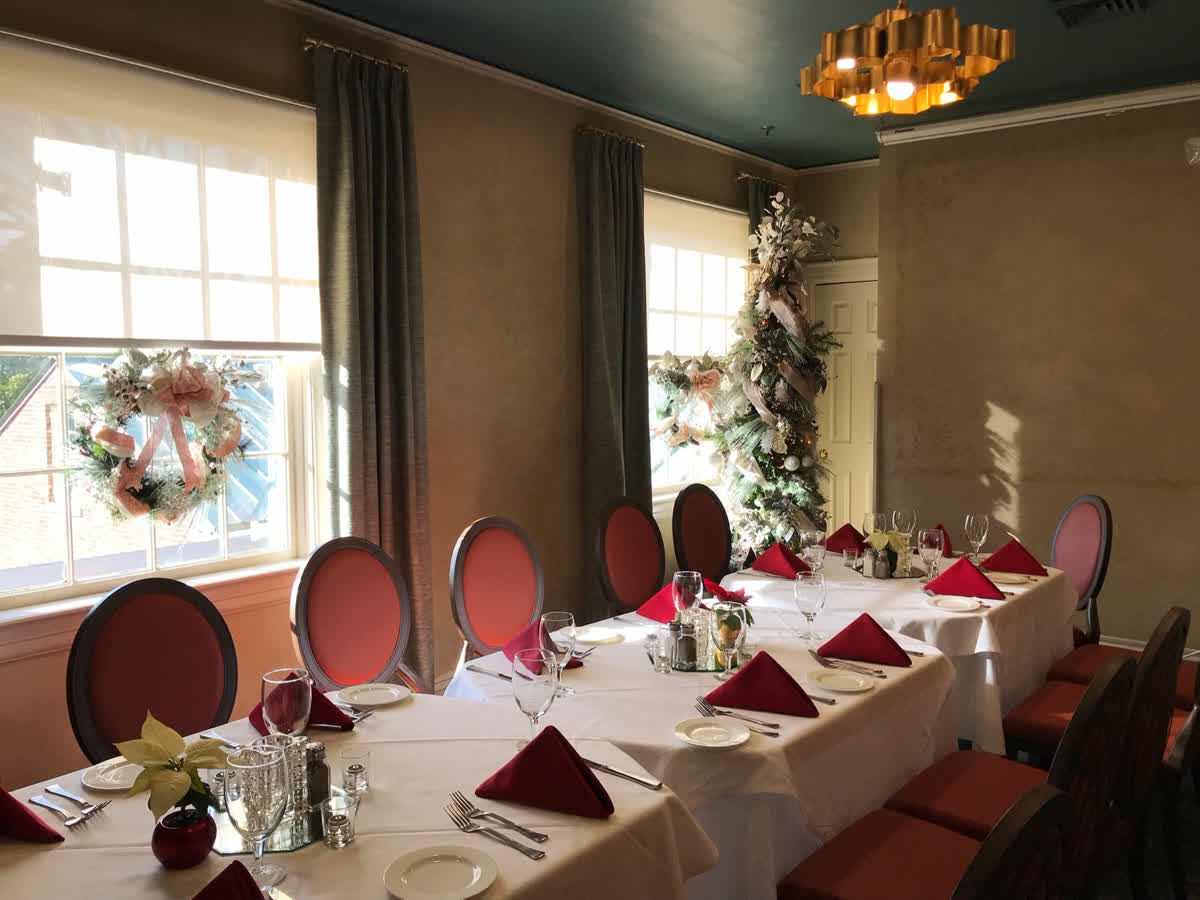 Did you have to postpone celebrating a special event earlier this year? Let us help you celebrate in a socially distanced way - email our team of experienced event planners at megan@merebulles.com to get started.