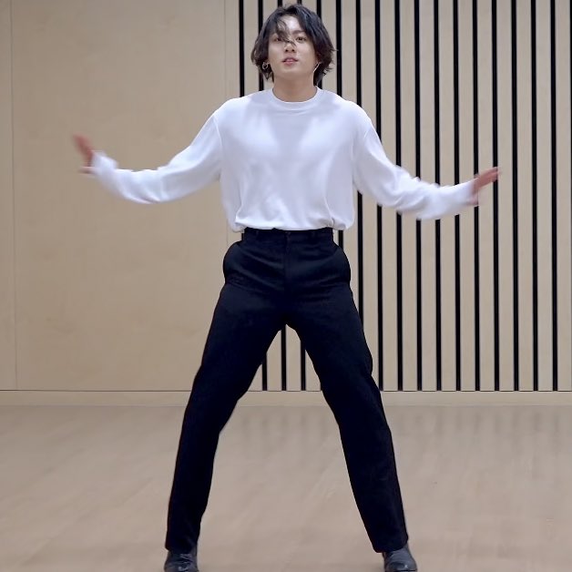 jungkook insane body proportions ; a mf thread :