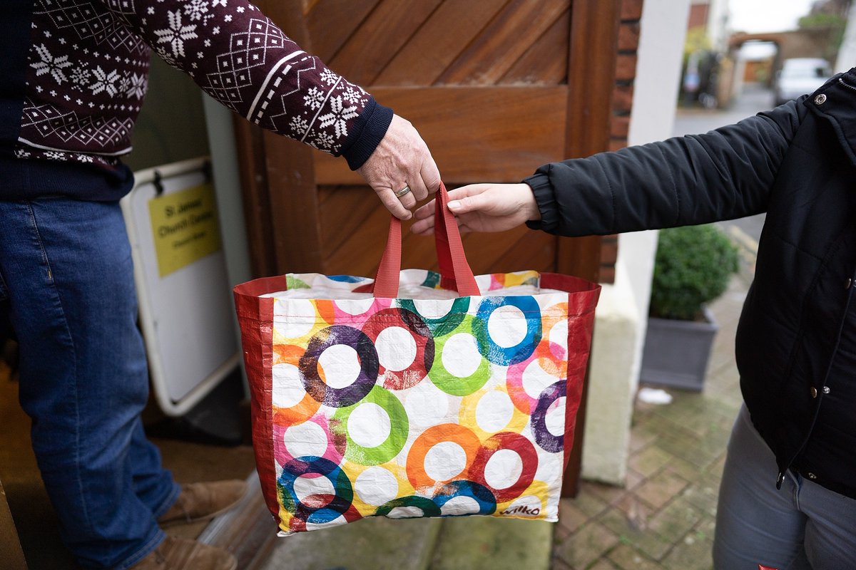 Can you donate items to help people who are sleeping rough this Christmas? New toiletries, underwear &amp; socks welcomed at:
👉 Hope Housing, 10 St Swithuns Road, BH1 3RQ 
or 
👉 SSAFA shop, 23 Church Road, Parkstone BH14 8UF
Order online:   orlo.uk/kddUT
#Endhomelessness