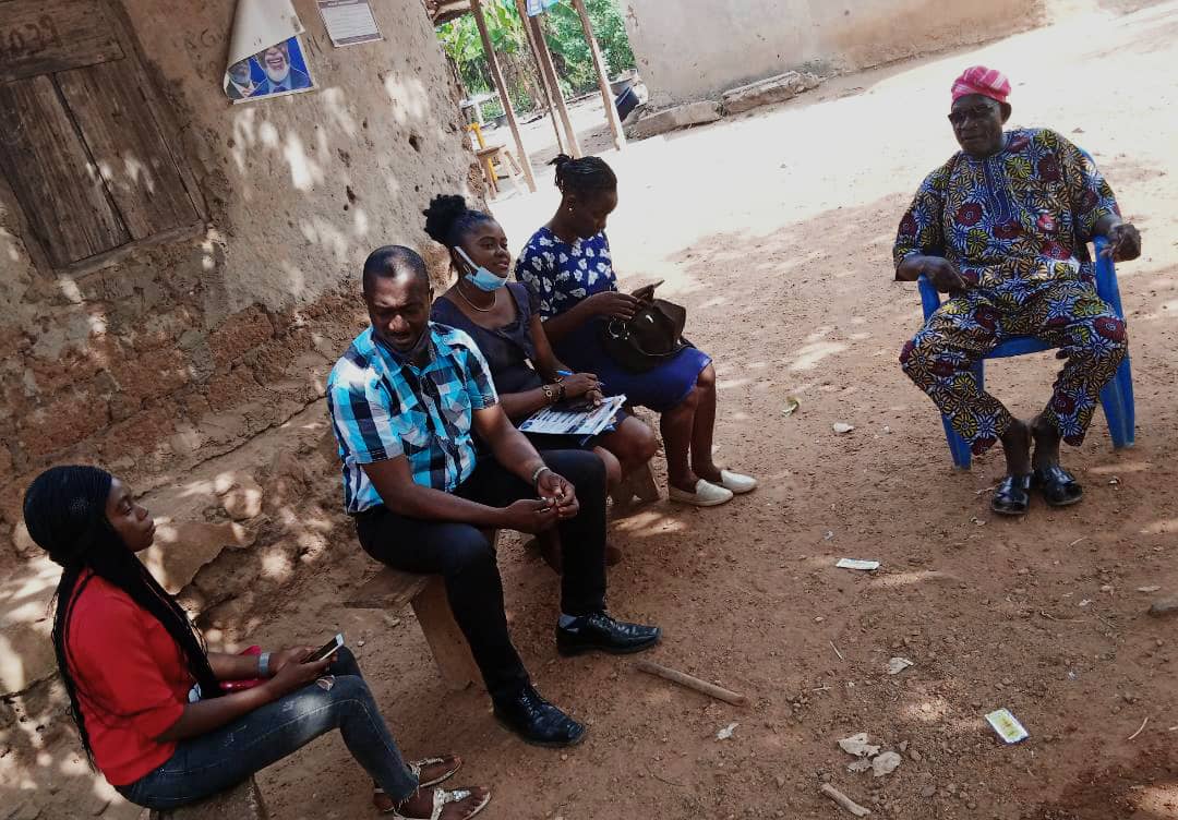 Kidsandteensngo's tweet photo. We are currently at Ipoba community to put finishing touches to plans for #FATIOndo2020

The Community members are usually part of the planning phase of any intervention to ensure nothing is done for them without them. @ibi_Babainna @FoundationIbi @BreezeyCo @mmfalana https://t.co/A3ZmiRe9Bg