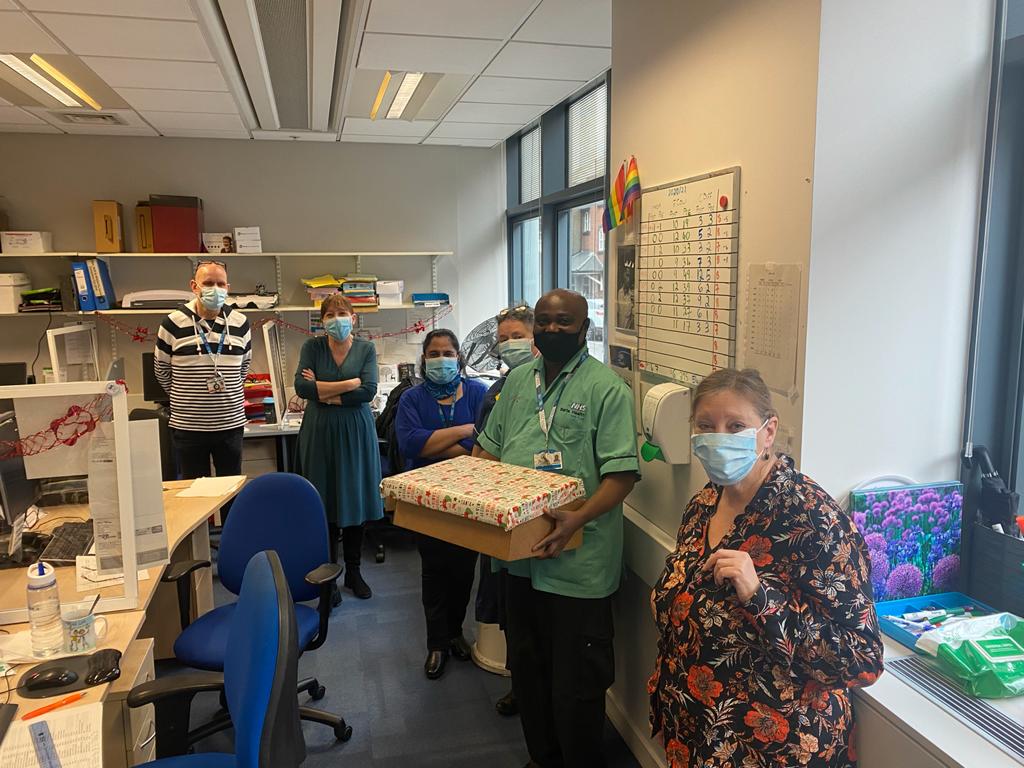 Massive thank you and happy Christmas to Joseph our fantastic domestic, thank you for all your hard work throughout the year and brilliant attitude. Hope you enjoy the little hamper we put together for you! @tony_serco_bh <a href="/debs_barry/">Deborah Barry</a> <a href="/NHSBartsHealth/">Barts Health</a> @RoyalLondonHosp