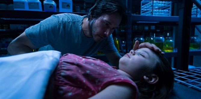 Hay que dársela a una película y esa es Replicas (2018). La grabaron en Puerto Rico y la trama es en Puerto Rico.