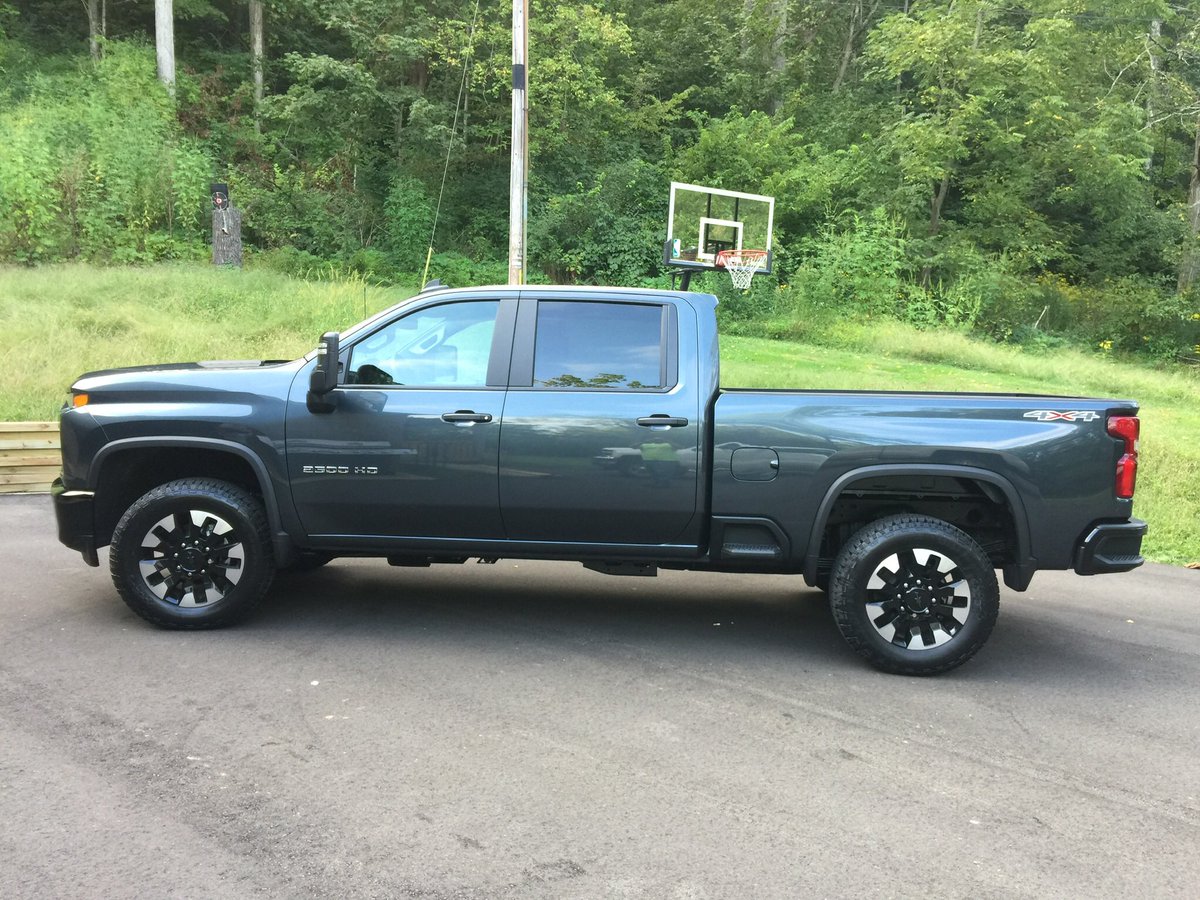 bblawn08's tweet photo. So blessed to be able to add another truck to the fleet and be able to turn it into a plow truck. God is Good https://t.co/mkejPTQgQr