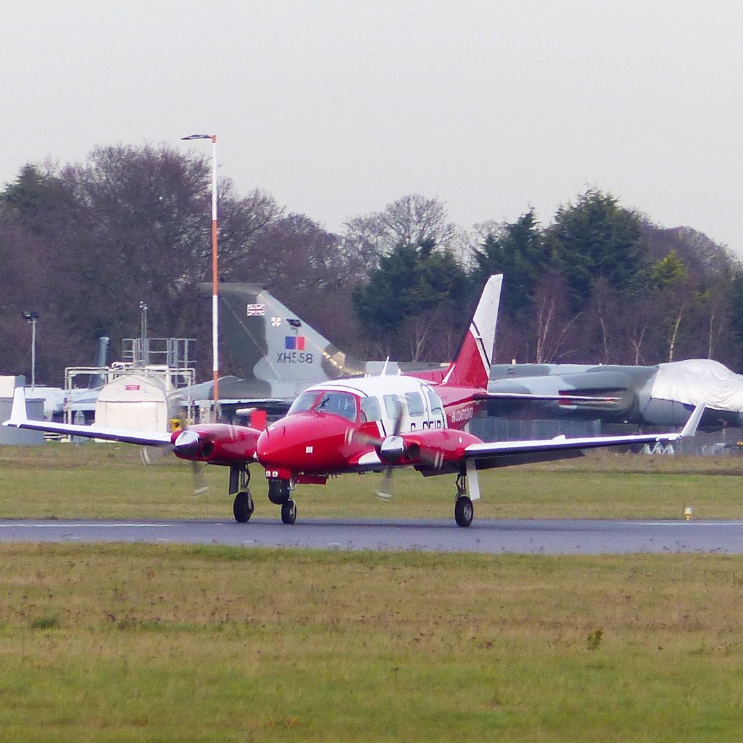 Michaelflying28's tweet photo. HM Coastguard operated by 2Excel Aviation Piper PA-31 Navajo G-SCIR landing at Doncaster Airport this morning.  

#doncasterairport #2excel #2excelaviation #2excelbroadsword #piperaircraft #piper #pipernavajo #pa31 #pa31navajo #piperpa31 #hmcoastguard #ukcoastguard #coastguard https://t.co/JEC2FdjRmM