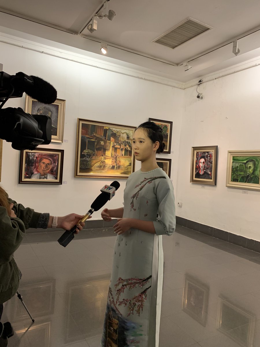 StJamesSchoolGY's tweet photo. Congratulations to Senior pupil, Joanne who held an exhibition at Vietnam Fine Art Museum. She had some beautiful artwork on display, following the exhibition she held a workshop to assist others with drawing. https://t.co/A6oQSljOjq
