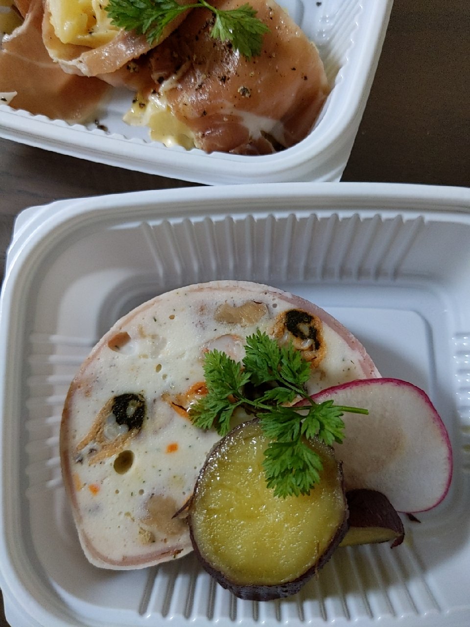 ハルシッカ エタンセルのフレンチなお惣菜 車で往復一時間以上かけて行ってるけどその価値あります 写真のシーフードのテリーヌが大好き 期間限定の鶏チャーシューも最高だったな T Co Zvtgqyjgtv テイクアウト デリ 春日井