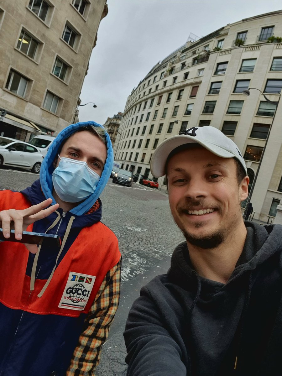 AlbanBiteau's tweet photo. Croisé @xSqueeZie rue de courcelle à côté de mon chantier fait 🤙
C'est le même qu'en vidéo 😆 https://t.co/UWLFP995WC