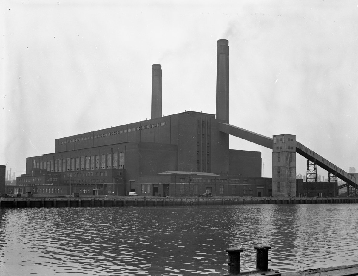 Not sure Santa would be too keen to slide down the #chimney here. North Tees Power Station, 1969.
#ArchiveAdventCalendar