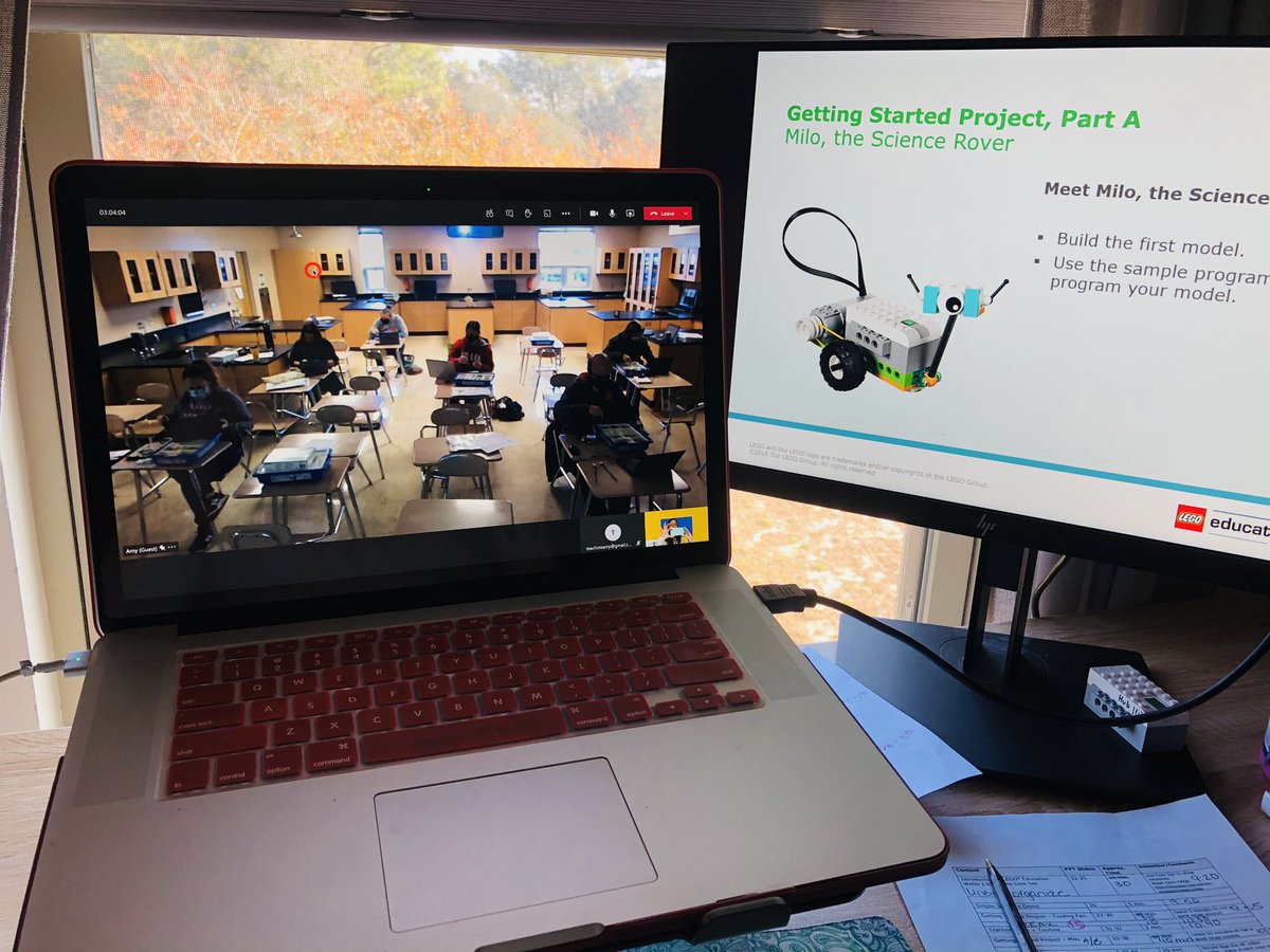 Dedicated teachers...LEGO Education on Christmas break! They must know how cool WeDo 2.0 is 😉