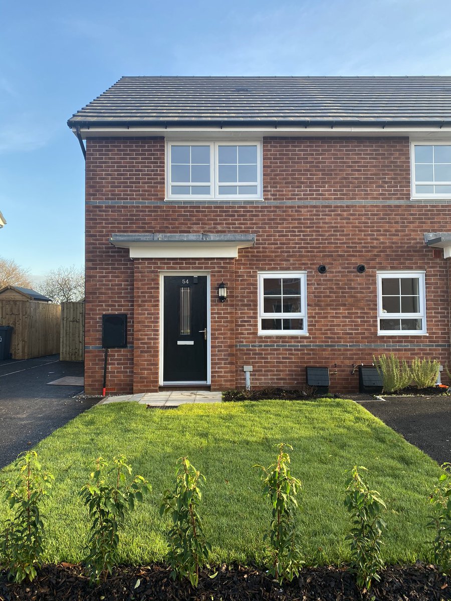 salesprospa's tweet photo. Last sales completion of the year, very happy customer, spending 1st Christmas in their own home #firsttimebuyer #sharedownership #prospahomes https://t.co/uzkMNVahxj