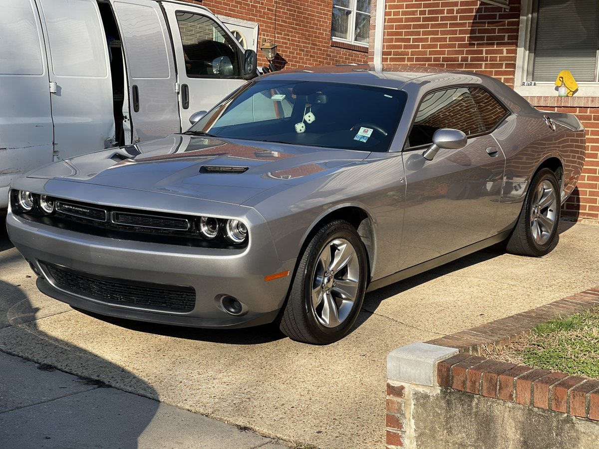 MuddsDetailing's tweet photo. One of my favorites cars! Only right to get a ceramic wax on this baby!✨👌🏽

Text or Call (202) 843-7753 to book an appointment

#muddsdetailing #cleancars #detailing #dmvcars #autodetailing #mobiledetailing #volkswagen #dodge #bmw #tireshine #wax #automotive #shine #polish https://t.co/7rKTgy4Wne