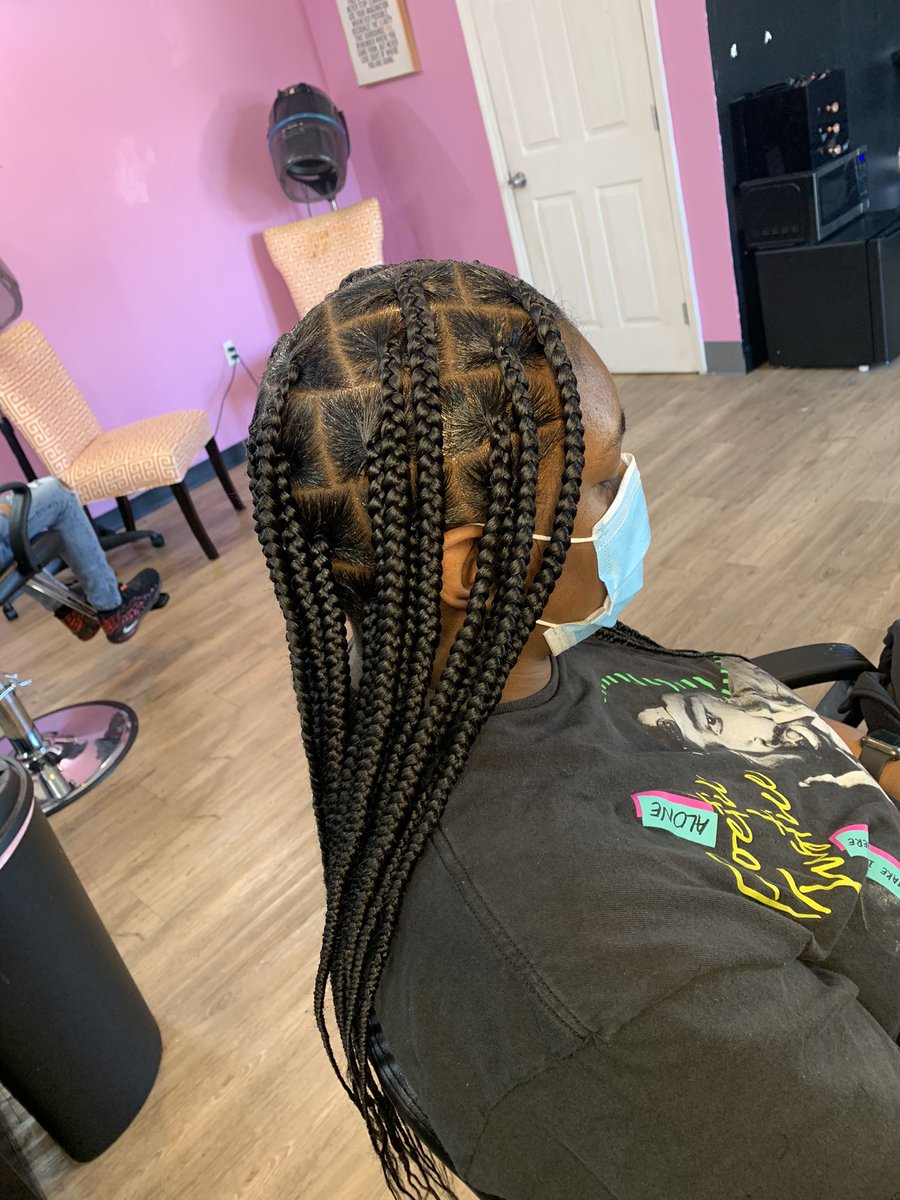 JordanSarinaa's tweet photo. From start to finish.. My clients hair was so long and healthy π i love itπ₯°
#largeknotless
IG: __jordansstyles https://t.co/PWhZEwLARl