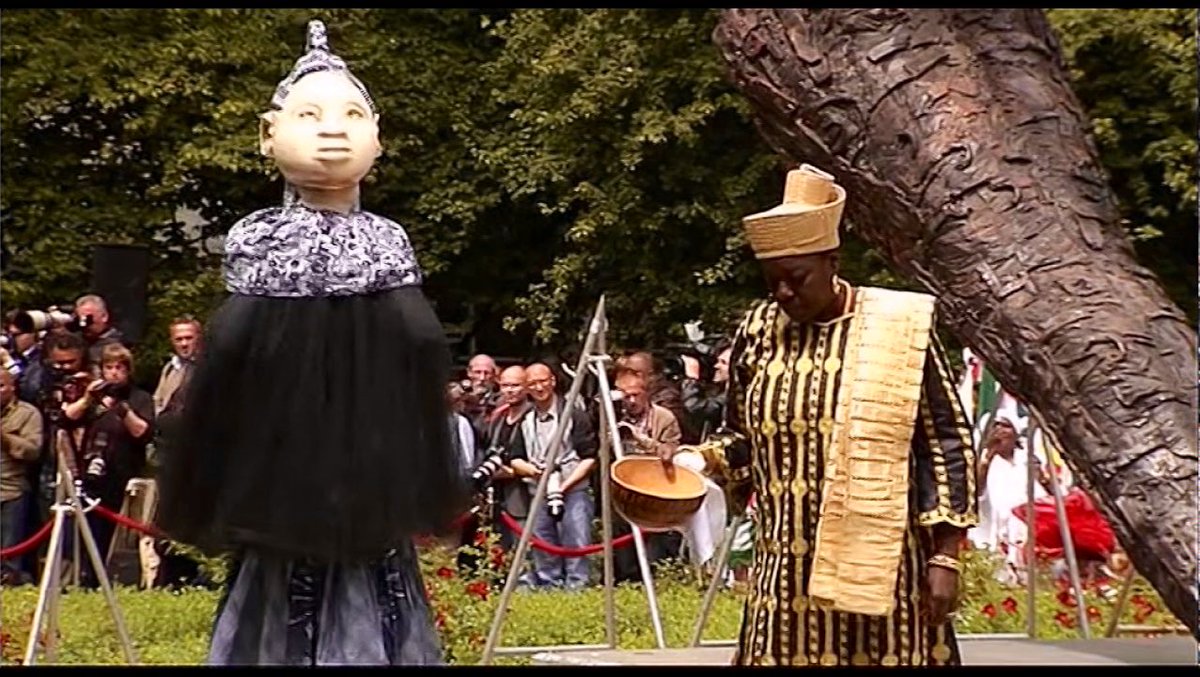 Winti, the African traditional spirituality that was kept alive in secret by the Afro-Surinamese descendants of slavery despite a ban (til 1971) by the Dutch during slavery & colonization. Still uses the calabash for rituals, like pouring libation when calling upon the ancestors