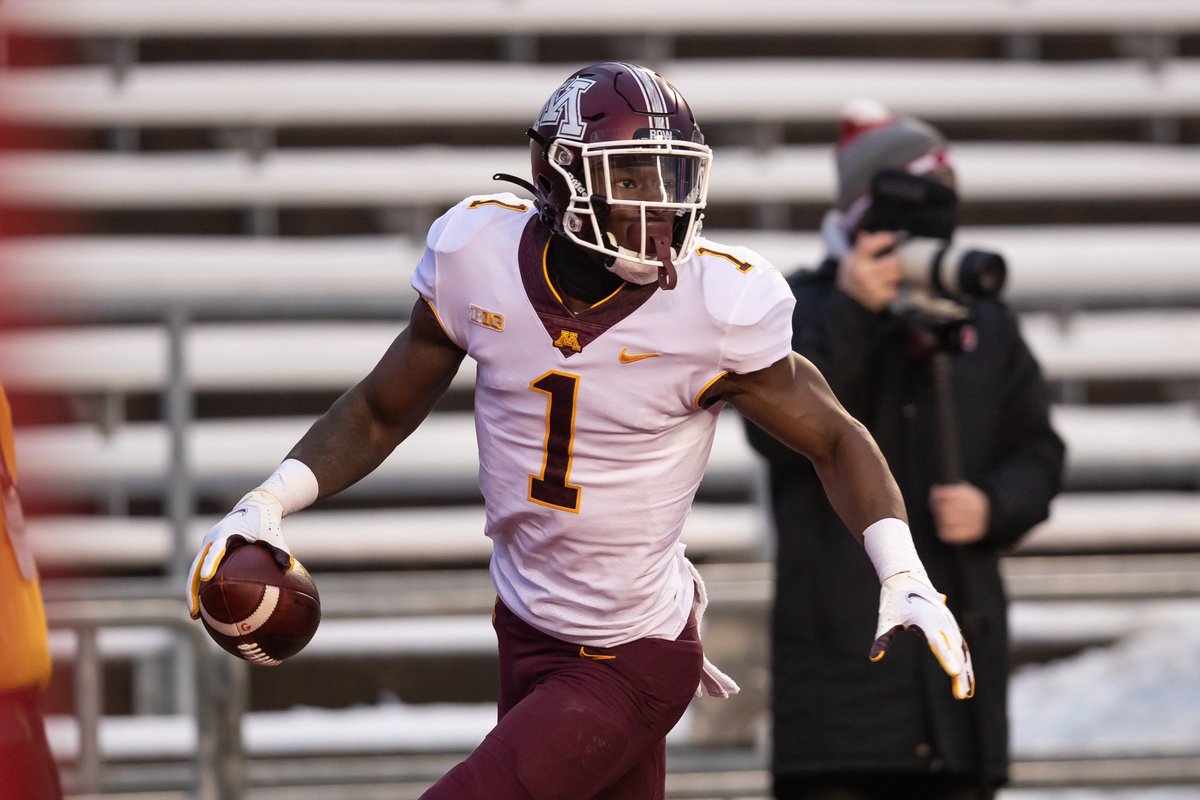 camwiley1's tweet image. Got the whole hood singing about you🤍🗣 
#LLK3
#LLRB