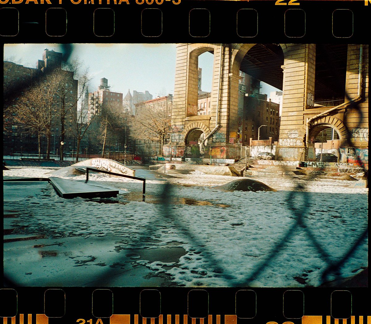 WhatJuSee's tweet photo. Heres some photos from yesterdays stroll (A Thread) #35mm https://t.co/QNvuR36T8r