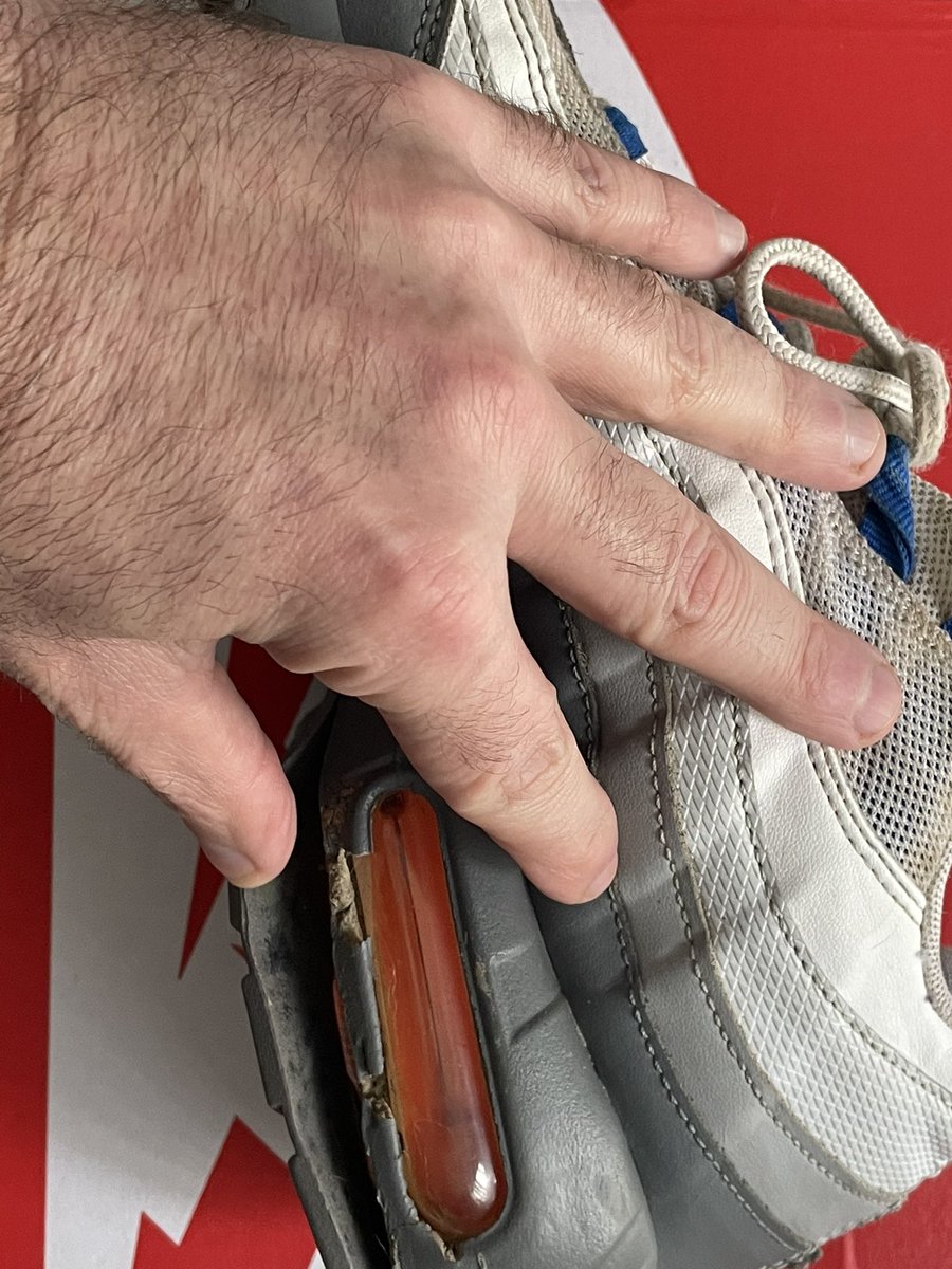 skaiicular's tweet photo. Any shot at investing in some better glue for you $180 sneakers @Nike @NikeNYC   3 pair each lasted about 3 months 🤦‍♂️🤦‍♂️ #qualitycontrol #wasteofmoney https://t.co/pObs2NY0UU