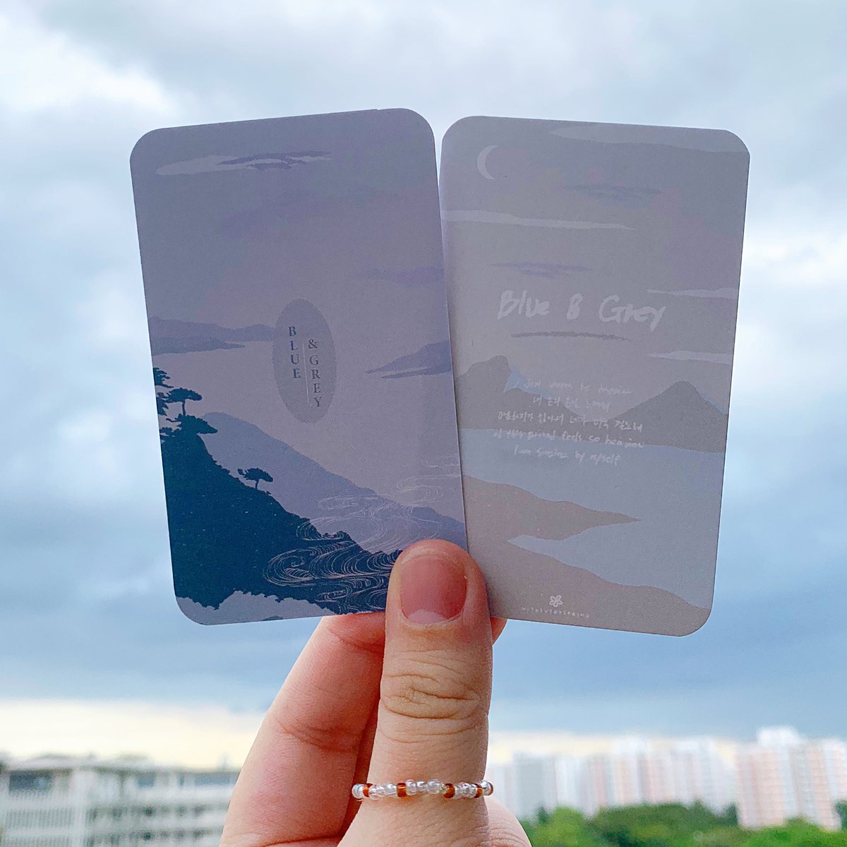 witheveryspring's tweet photo. 💙 blue and grey 🤍

hyyh playlist &amp; full bloom stickers have yet to arrive (probably will by this week) but will make sure to mail everything by 31 dec 〰 

GO update: to mail PH &amp; IND before 31 Dec, GER &amp; US in 1st week of jan via fed*x 💜 #wesupdates https://t.co/lfbEjqa6I5