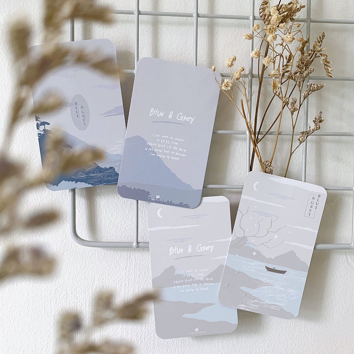 witheveryspring's tweet photo. 💙 blue and grey 🤍

hyyh playlist &amp; full bloom stickers have yet to arrive (probably will by this week) but will make sure to mail everything by 31 dec 〰 

GO update: to mail PH &amp; IND before 31 Dec, GER &amp; US in 1st week of jan via fed*x 💜 #wesupdates https://t.co/lfbEjqa6I5