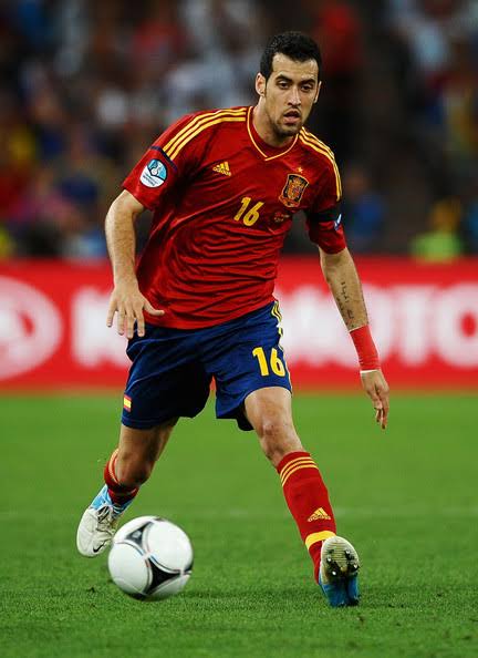 Sergio Busquets never even made it to the list.Vincente Del Bosque once said , "You watch the game , you don't see Busquets. You watch Busquets and you see the whole game."Ironically , A player of Busquets' caliber never made it into FIFA FIFPro XI.