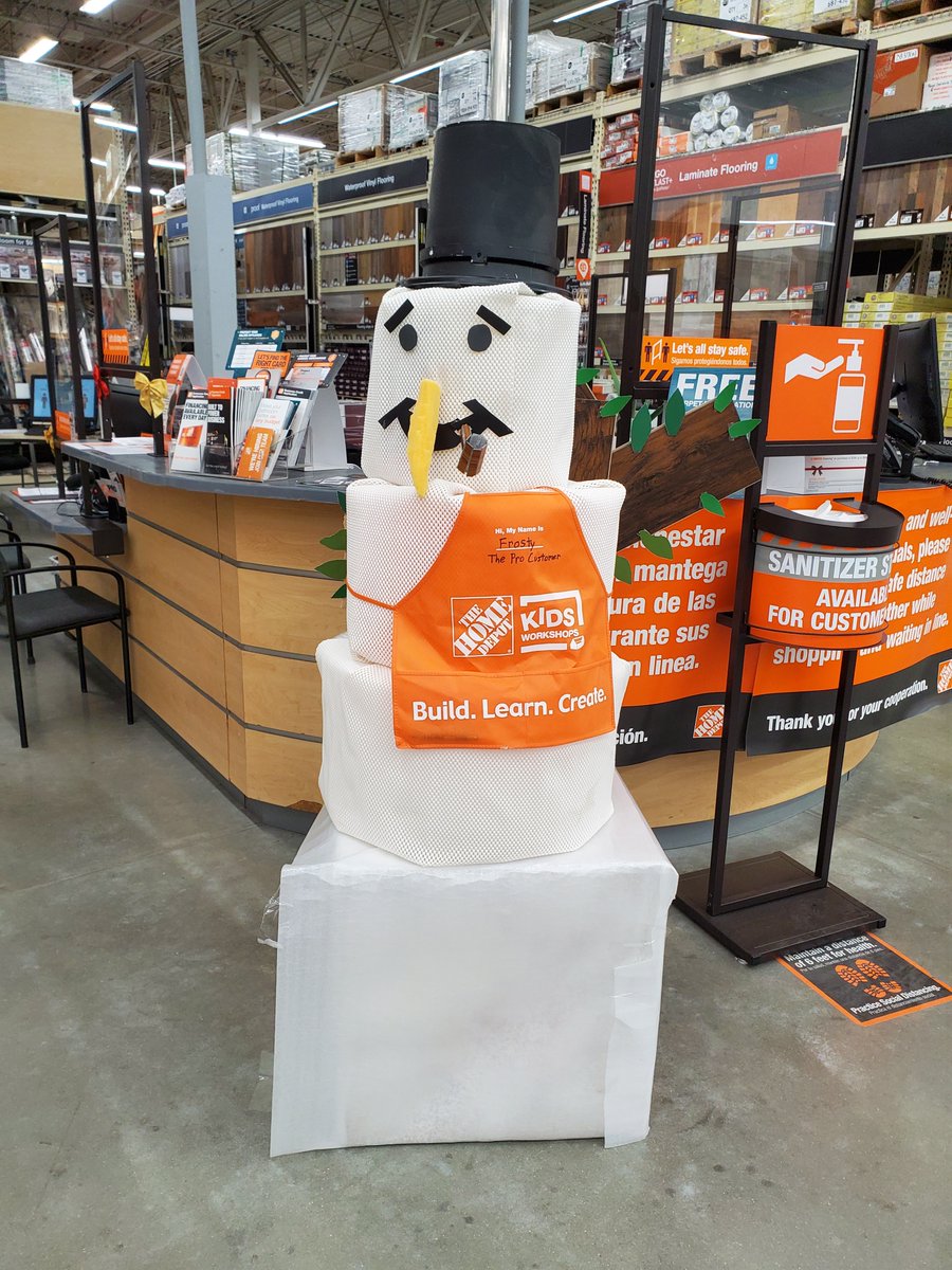 hrjohnson2785's tweet photo. Do You Wanna Build a Snowman? Day 9 of the Holiday Celebration #MWDEC2020 in @RiversDepot . Sister Departments Flooring &amp; Paint square off against each other in the Snowman Building Contest. @Archiegraham17 @anbenner926 @ErinSnell8 @StevenS17367747 @kathyraglin840 https://t.co/qSepHXLoji